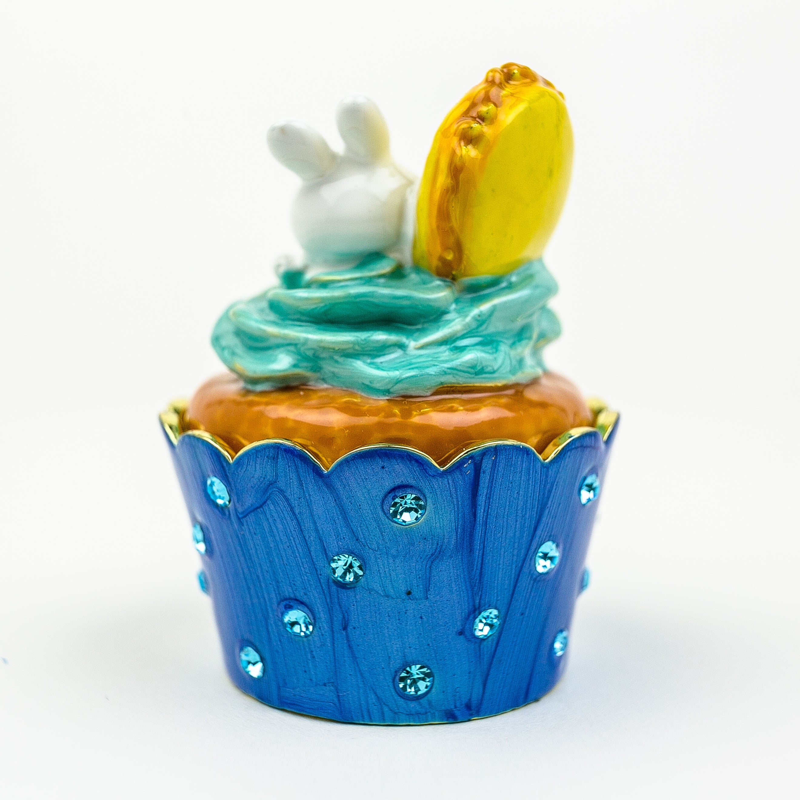 Rabbit on Cupcake-3
