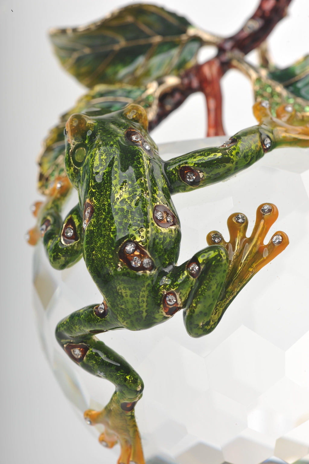 Crystal Apple with a Green Frog on it-2